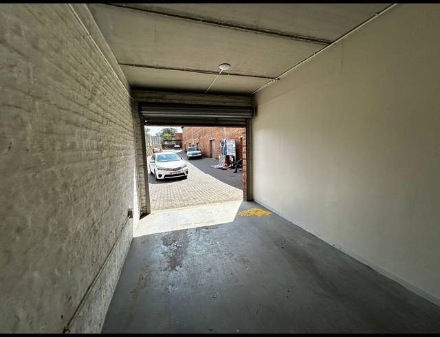 90M² WAREHOUSE TO LET IN EASTGATE